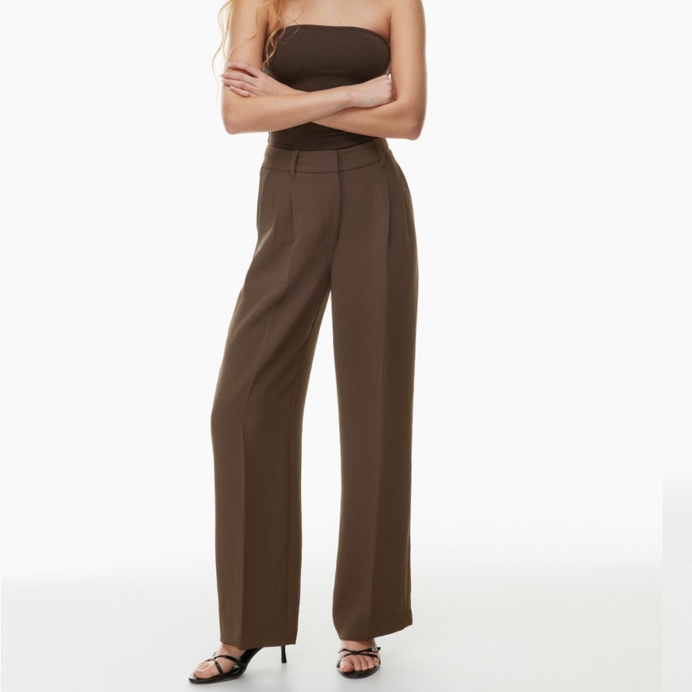 Aritzia effortless pant (short)